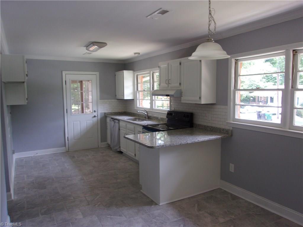 3209 Pine Valley Road High Point, NC 27265 - Photo 8 of 30