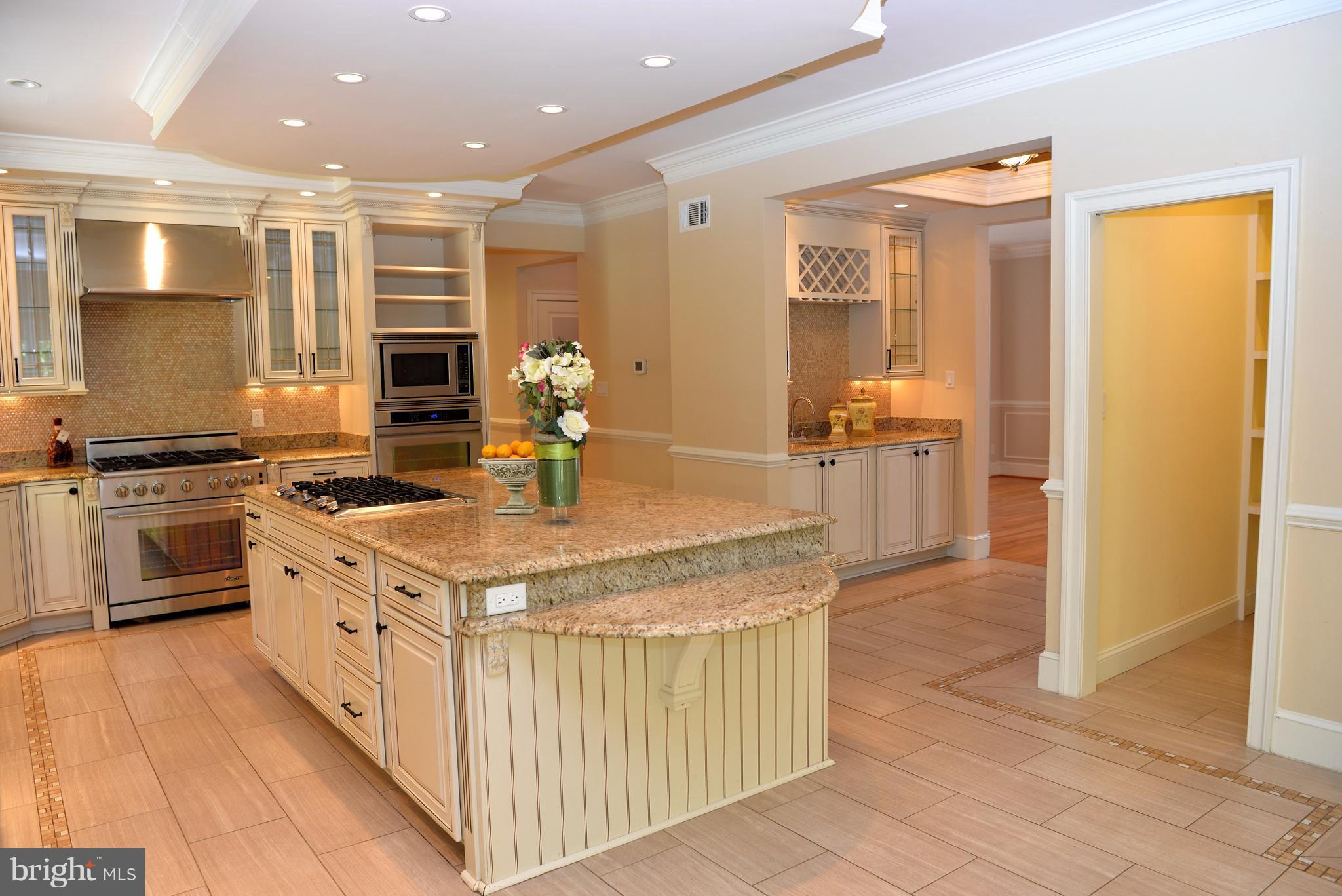 827 Swinks Mill Road McLean, VA 22102 - Photo 8 of 30 Kitchen