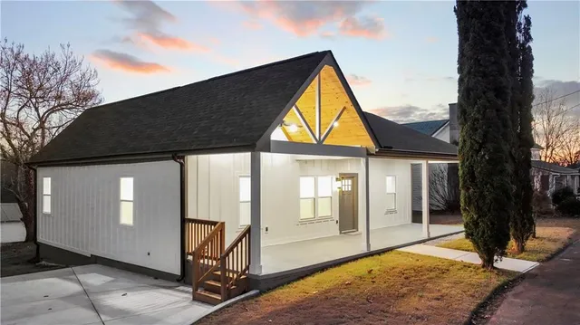 a view of backyard of a house