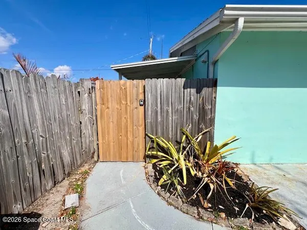 $1,250 | 179 Clairbourne Avenue, Satellite Beach, FL 32937