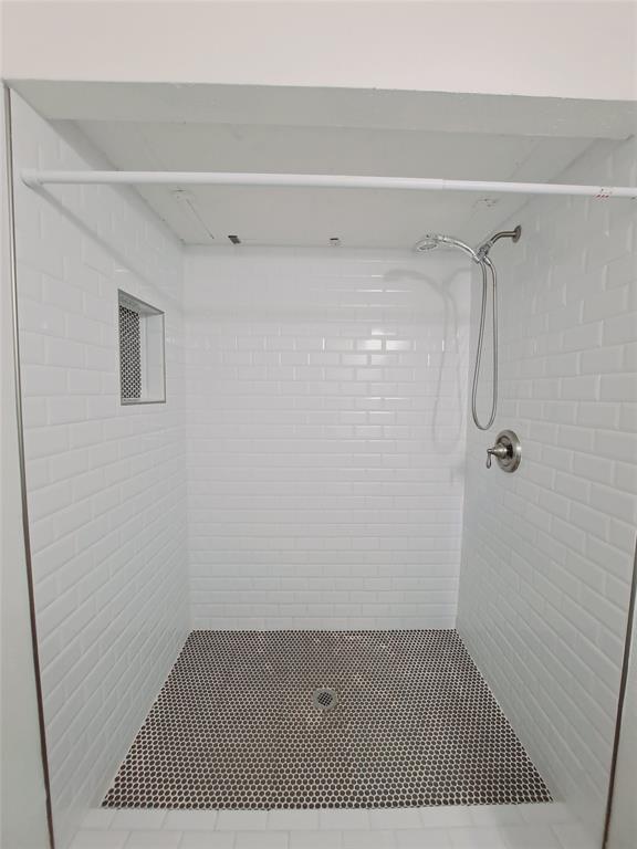 627 Valley View Drive Allen, TX 75002 - Photo 21 of 22 a view of bathroom