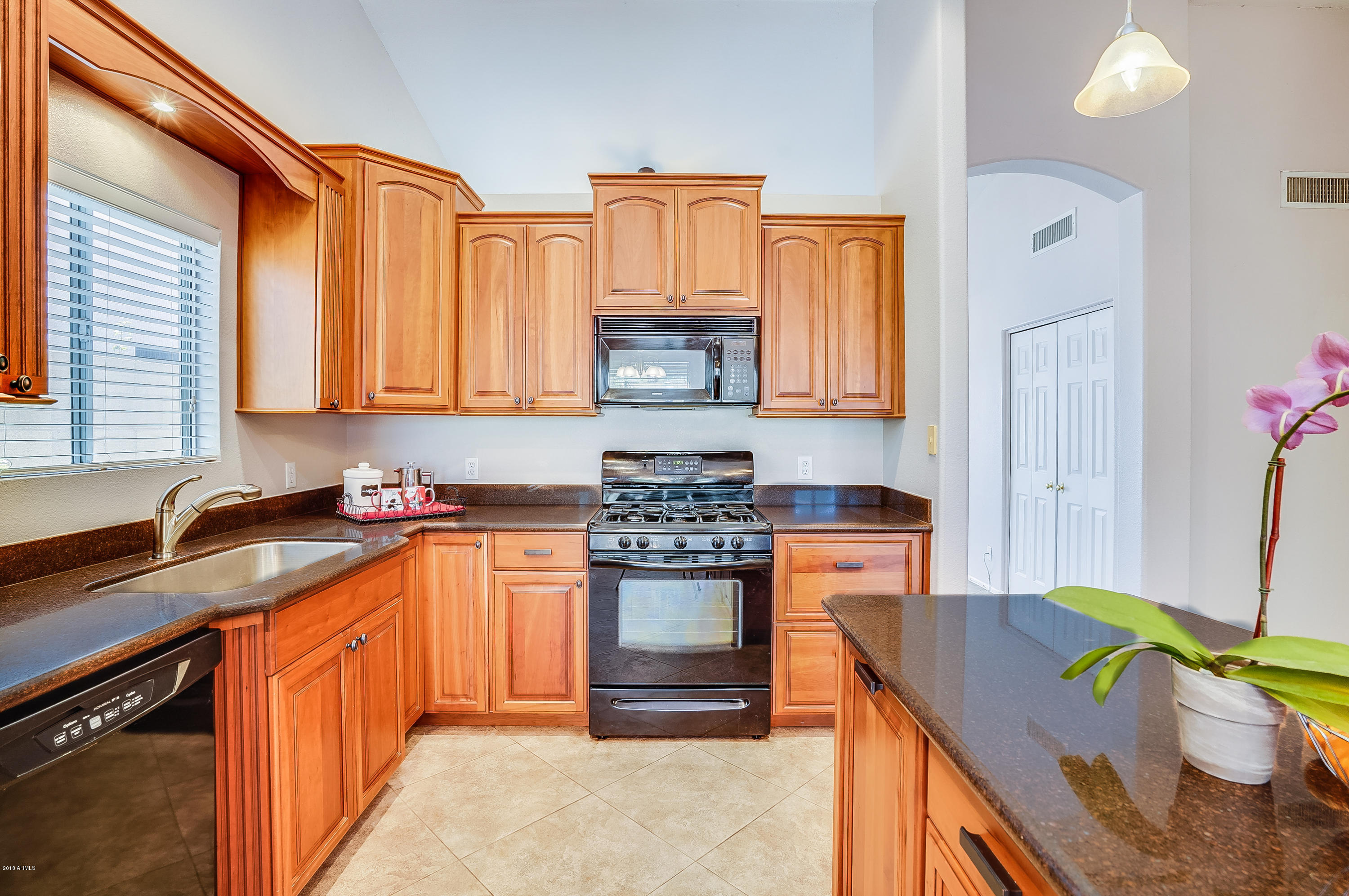 4306 East St John Road Phoenix, AZ 85032 - Photo 5 of 37 Beautifully remodeled kitchen