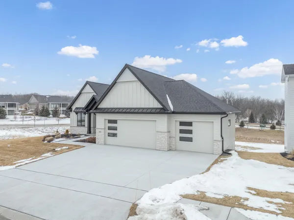 $1,320,000 | 2665 Timber Oaks Road Southwest, Rochester, MN 55902