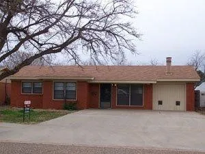 $1,250 | 2215 37th Street, Lubbock, TX 79412