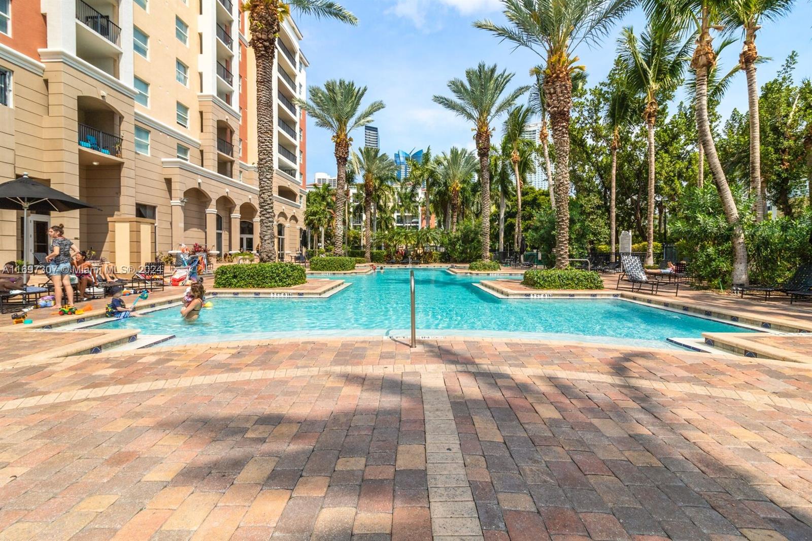 17150 North Bay Road, Unit 2618 Sunny Isles Beach, FL 33160 - Photo 14 of 19
