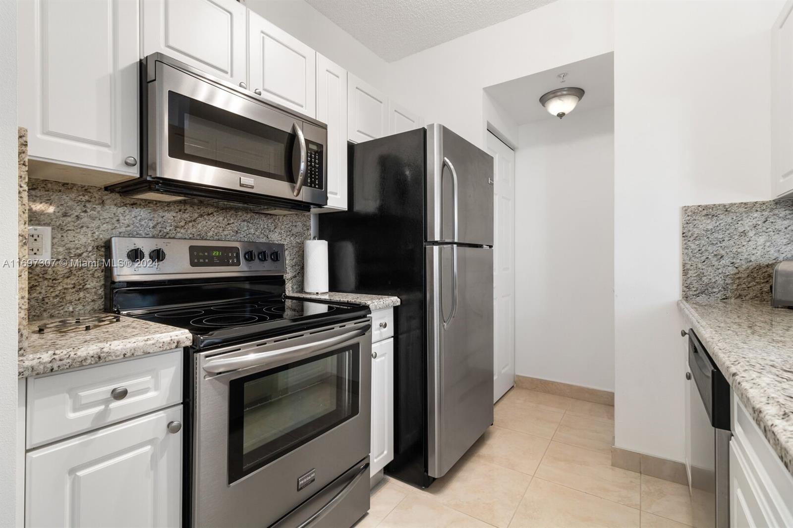 17150 North Bay Road, Unit 2618 Sunny Isles Beach, FL 33160 - Photo 6 of 19