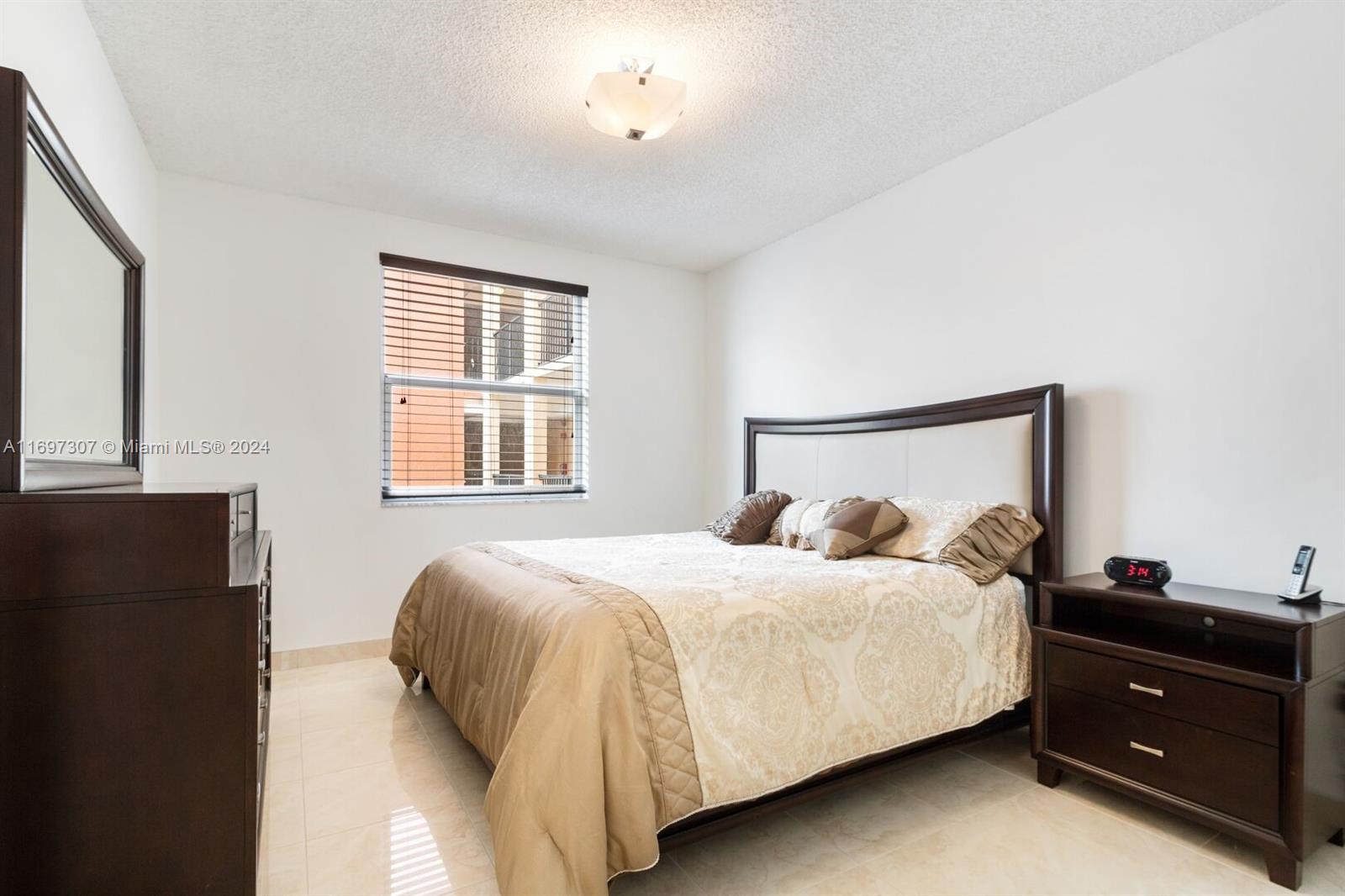 17150 North Bay Road, Unit 2618 Sunny Isles Beach, FL 33160 - Photo 8 of 19