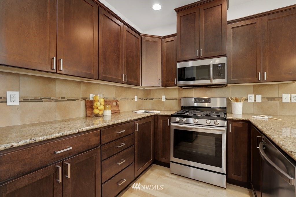 16504 2nd Park Southeast Bothell, WA 98012 - Photo 14 of 32