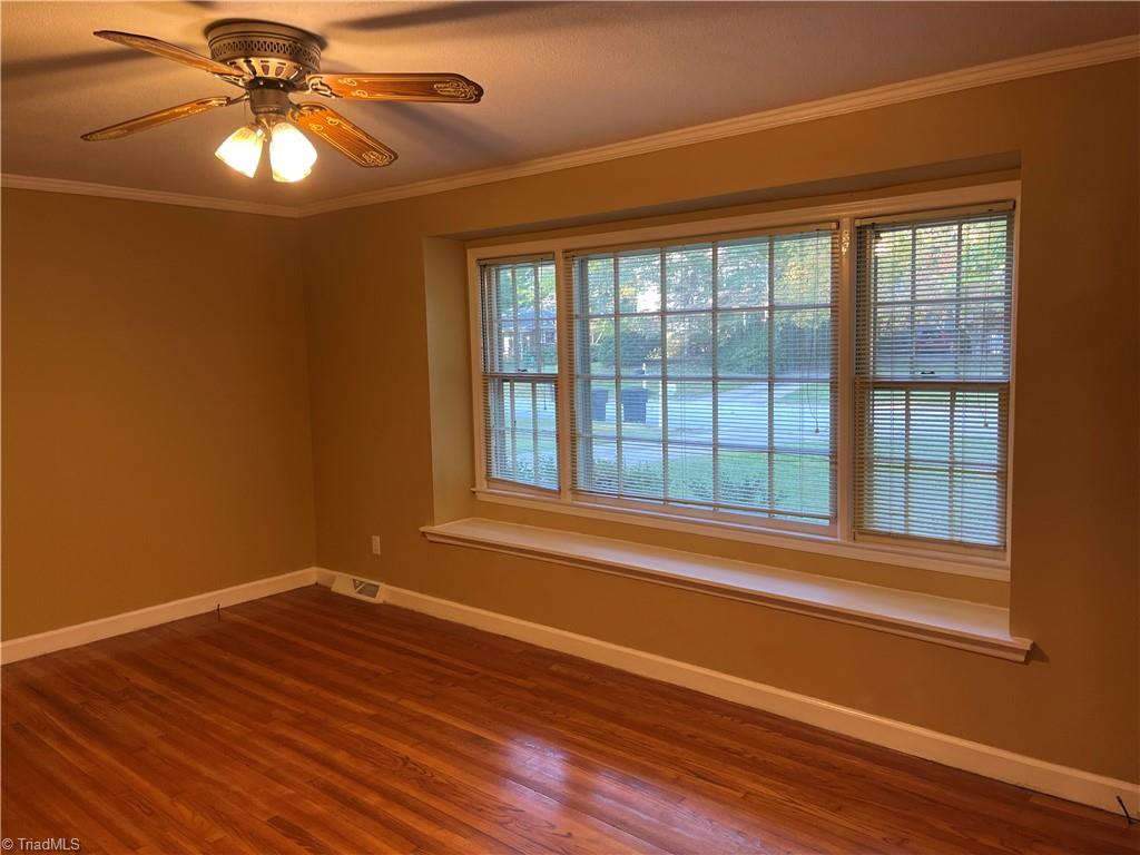 3214 Pine Needles Road High Point, NC 27265 - Photo 3 of 13 Living Room