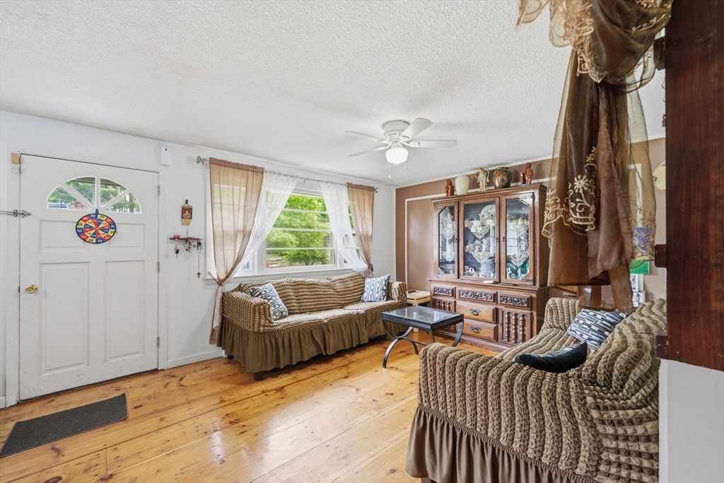 11 Mcfarlin Road Chelmsford, MA 01824 - Photo 11 of 37