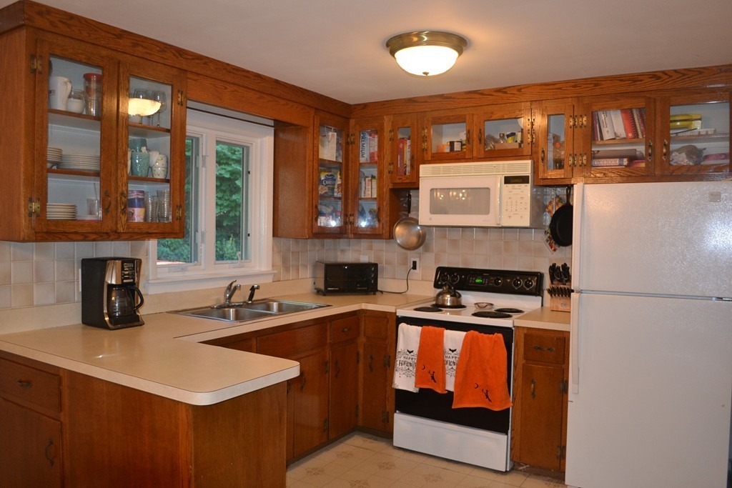 16 Edsel Road Littleton, MA 01460 - Photo 8 of 30 Gallery Image 8