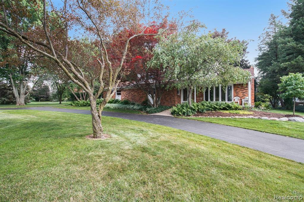2991 Mohawk Lane Rochester Hills, MI 48306 - Photo 3 of 33
