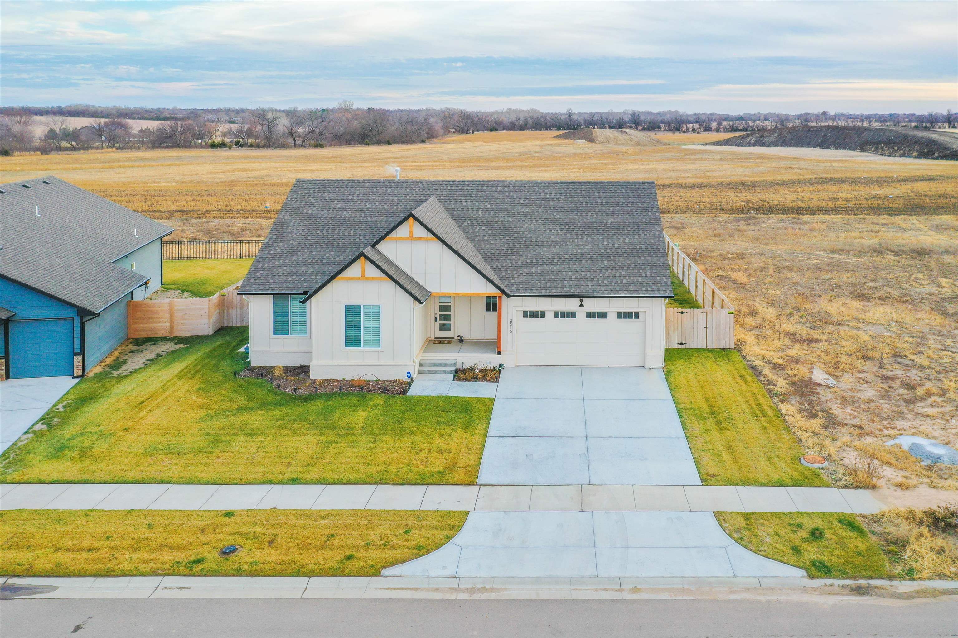 2516 South Spring Hollow Drive Wichita, KS 67230 - Photo 2 of 28