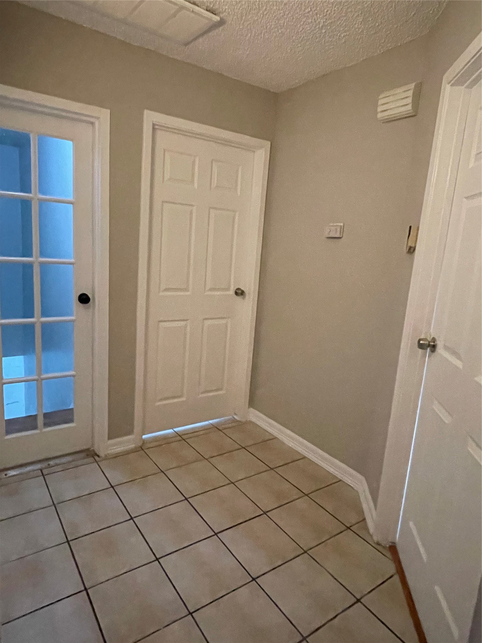 6601 Sands Point Drive, Unit 63 Houston, TX 77074 - Photo 17 of 18 a view of bathroom