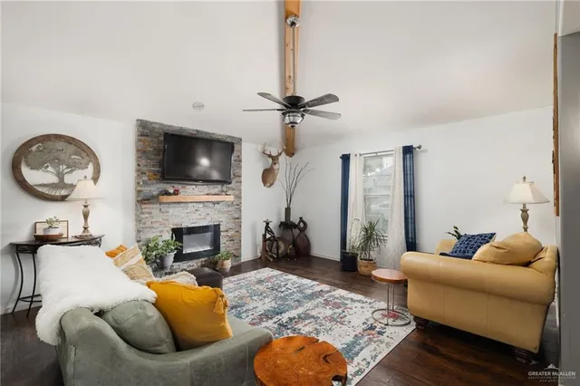 $309,999 | 2205 Yellow Rose Drive, Edinburg, TX 78539