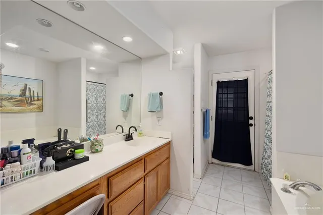 $309,999 | 2205 Yellow Rose Drive, Edinburg, TX 78539