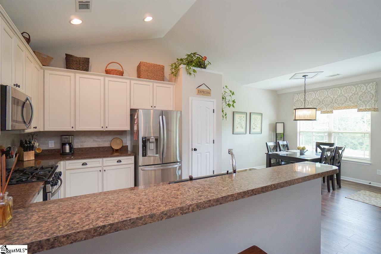 205 Engelmann Lane Simpsonville, SC 29680 - Photo 12 of 31 Gallery Image 12