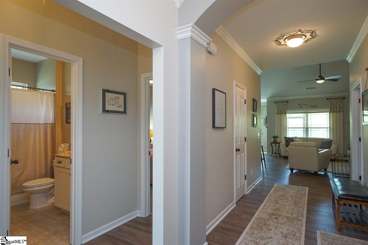 205 Engelmann Lane Simpsonville, SC 29680 - Photo 4 of 31 Gallery Image 4