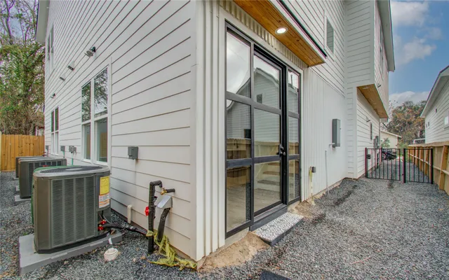 $1,600 | 1815 McKee Street, Unit 1, Houston, TX 77009