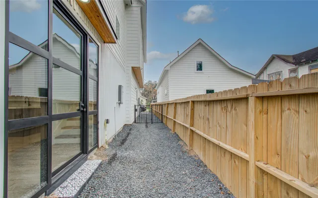 $1,600 | 1815 McKee Street, Unit 1, Houston, TX 77009