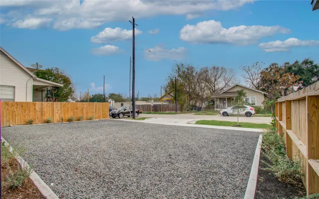 $1,600 | 1815 McKee Street, Unit 1, Houston, TX 77009