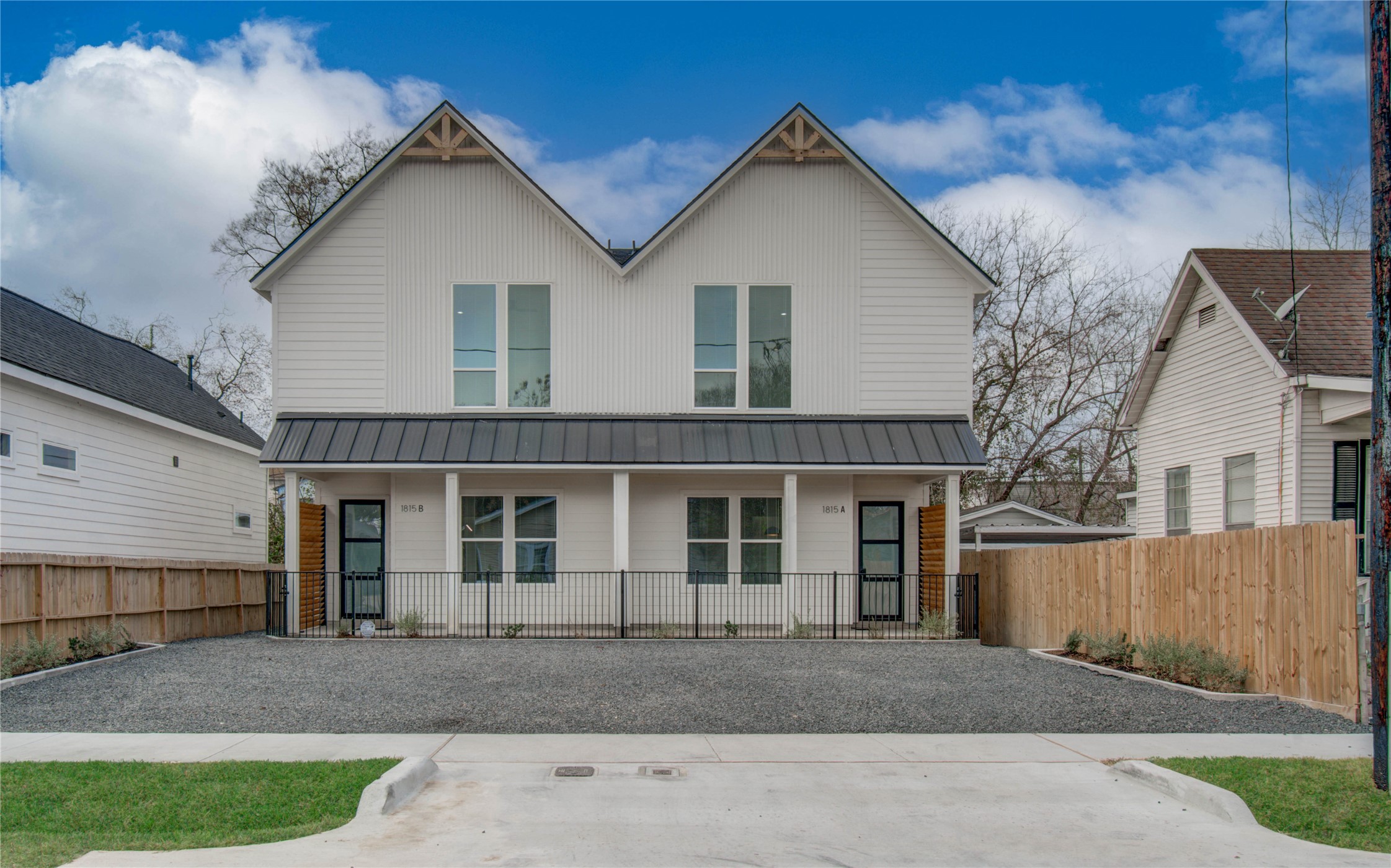 1815 McKee Street, Unit 1 Houston, TX 77009 - Photo 8 of 25 a view of a yard in front of a house