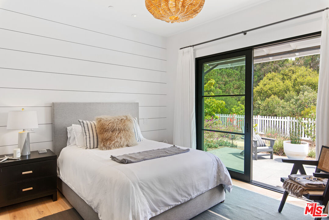 6530 Zuma View Place Malibu, CA 90265 - Photo 17 of 30