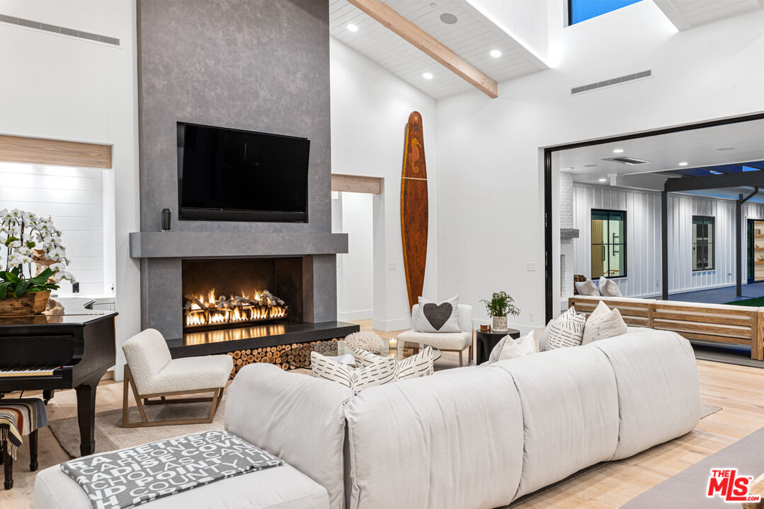 6530 Zuma View Place Malibu, CA 90265 - Photo 25 of 30