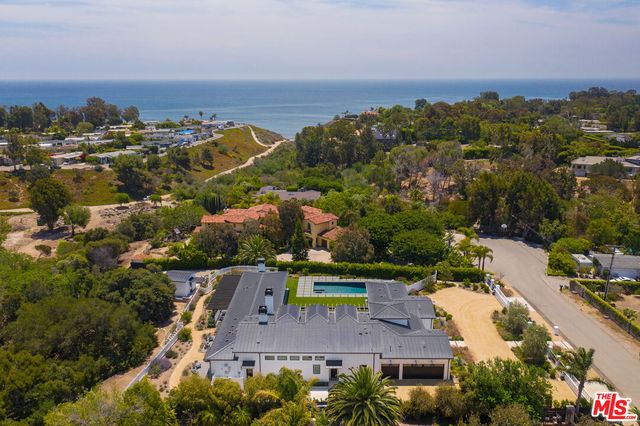 $10,712,000 | 6530 Zuma View Place, Malibu, CA 90265