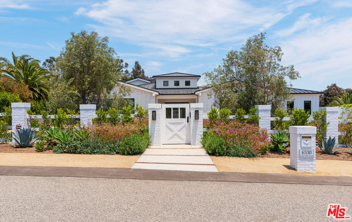 6530 Zuma View Place Malibu, CA 90265 - Photo 6 of 30