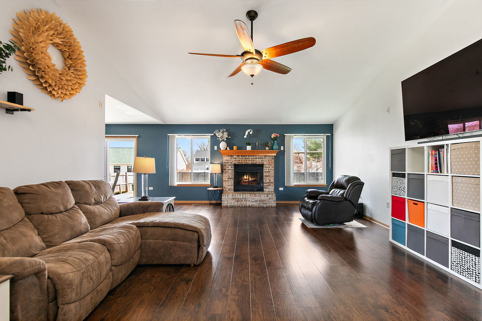 1335 Deerpath Road Aurora, IL 60506 - Photo 4 of 38