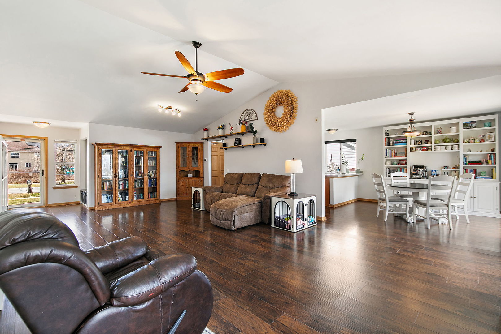 1335 Deerpath Road Aurora, IL 60506 - Photo 6 of 38