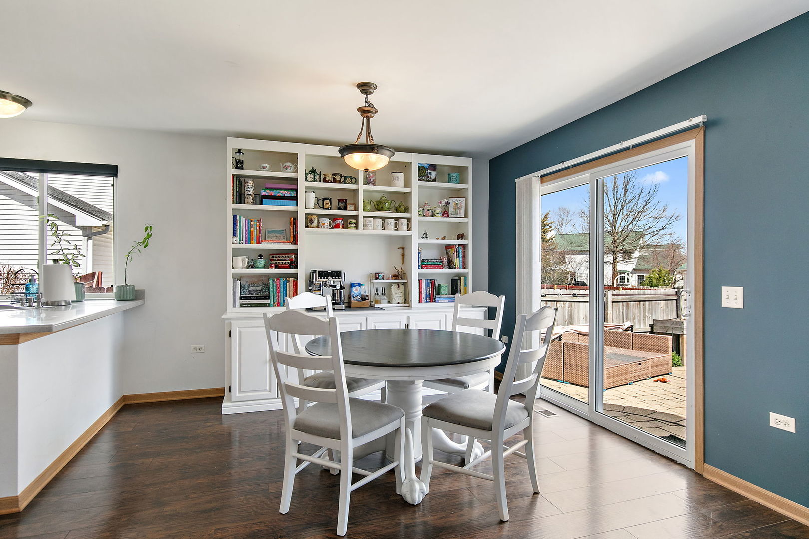 1335 Deerpath Road Aurora, IL 60506 - Photo 8 of 38