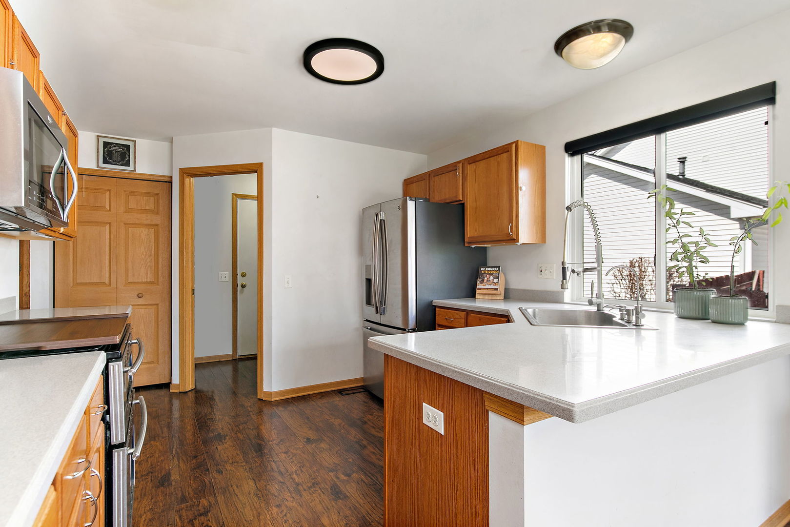 1335 Deerpath Road Aurora, IL 60506 - Photo 10 of 38