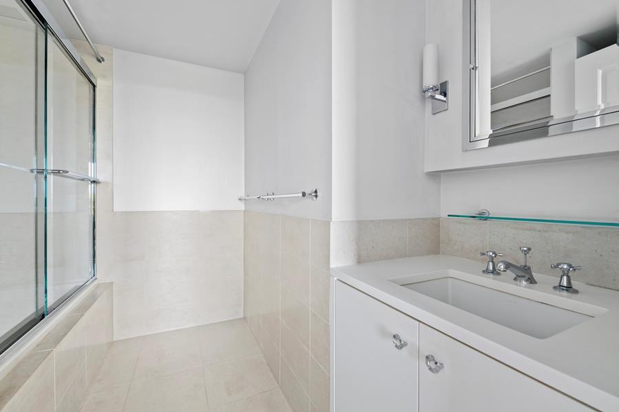 160 Central Park South, Unit 705 Manhattan, NY 10019 - Photo 9 of 16