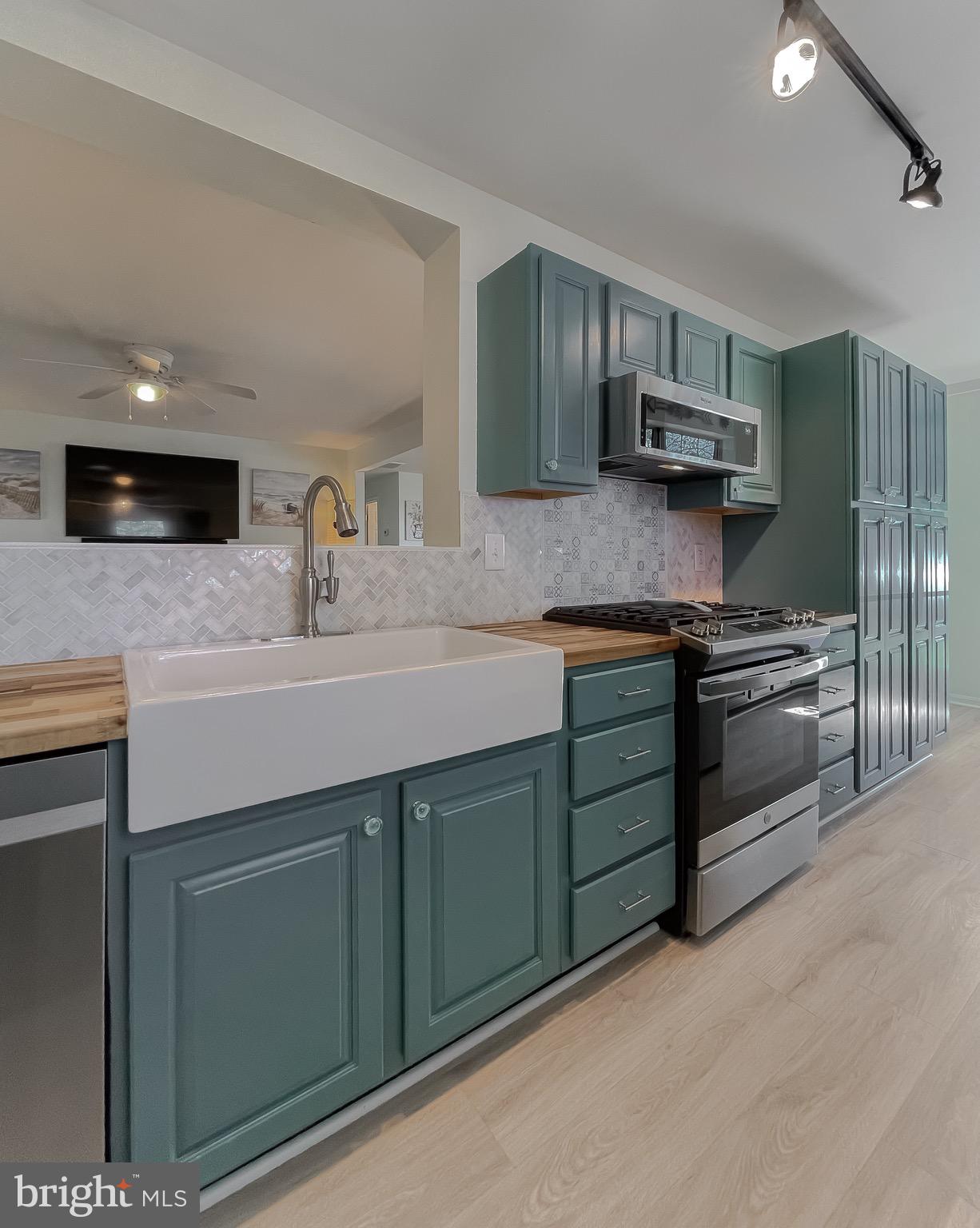 20379 Bowles Road Coltons Point, MD 20626 - Photo 11 of 66 New appliances