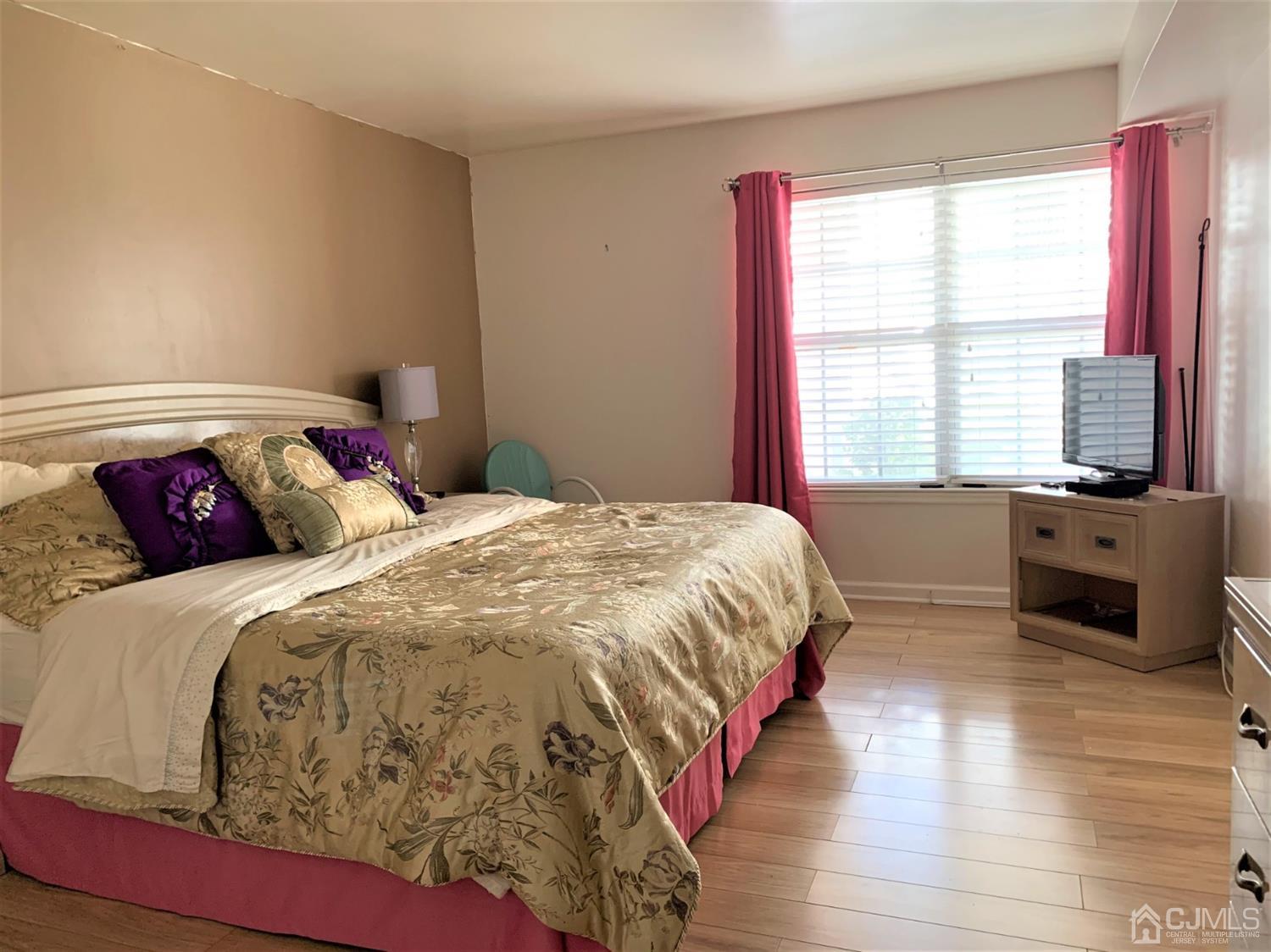 502 Plymouth Road North Brunswick, NJ 08902 - Photo 8 of 13 Gallery Image 8