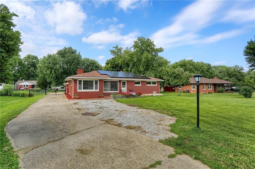 2438 East Thompson Road Indianapolis, IN 46227 - Photo 3 of 42 Gallery Image 3