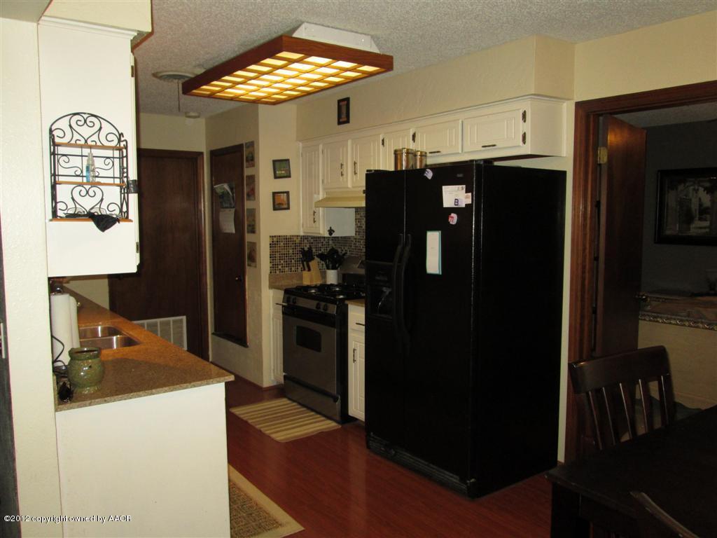 6113 Rutgers Street Amarillo, TX 79109 - Photo 7 of 19 Kitchen