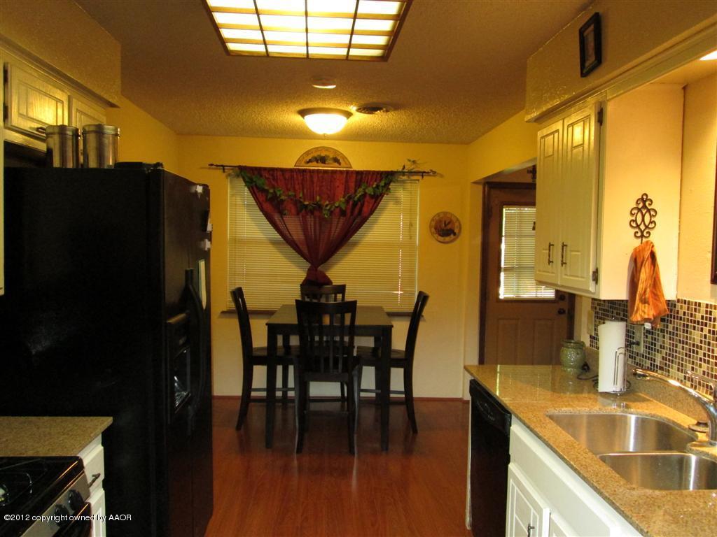 6113 Rutgers Street Amarillo, TX 79109 - Photo 9 of 19 Kitchen & Dining