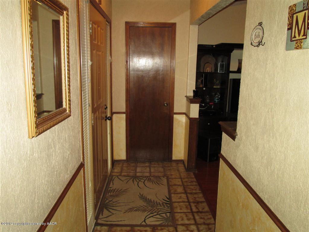 6113 Rutgers Street Amarillo, TX 79109 - Photo 10 of 19 Entry
