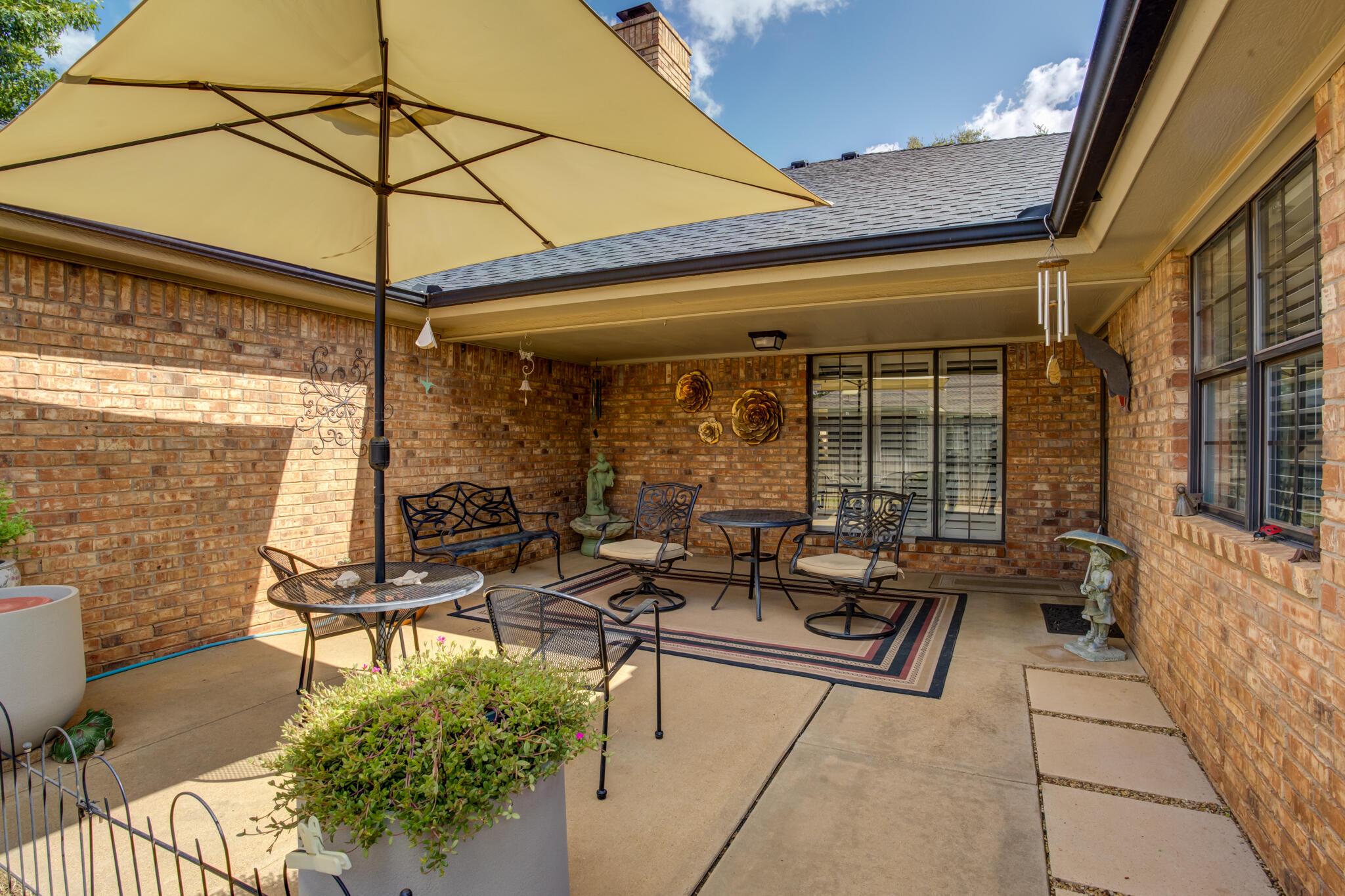 8204 Colton Avenue Lubbock, TX 79424 - Photo 19 of 19 a living room with patio furniture