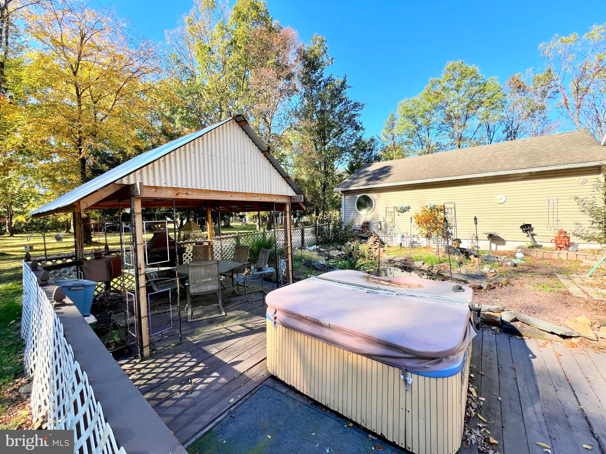 511 Pine Drive Valley View, PA 17983 - Photo 3 of 22