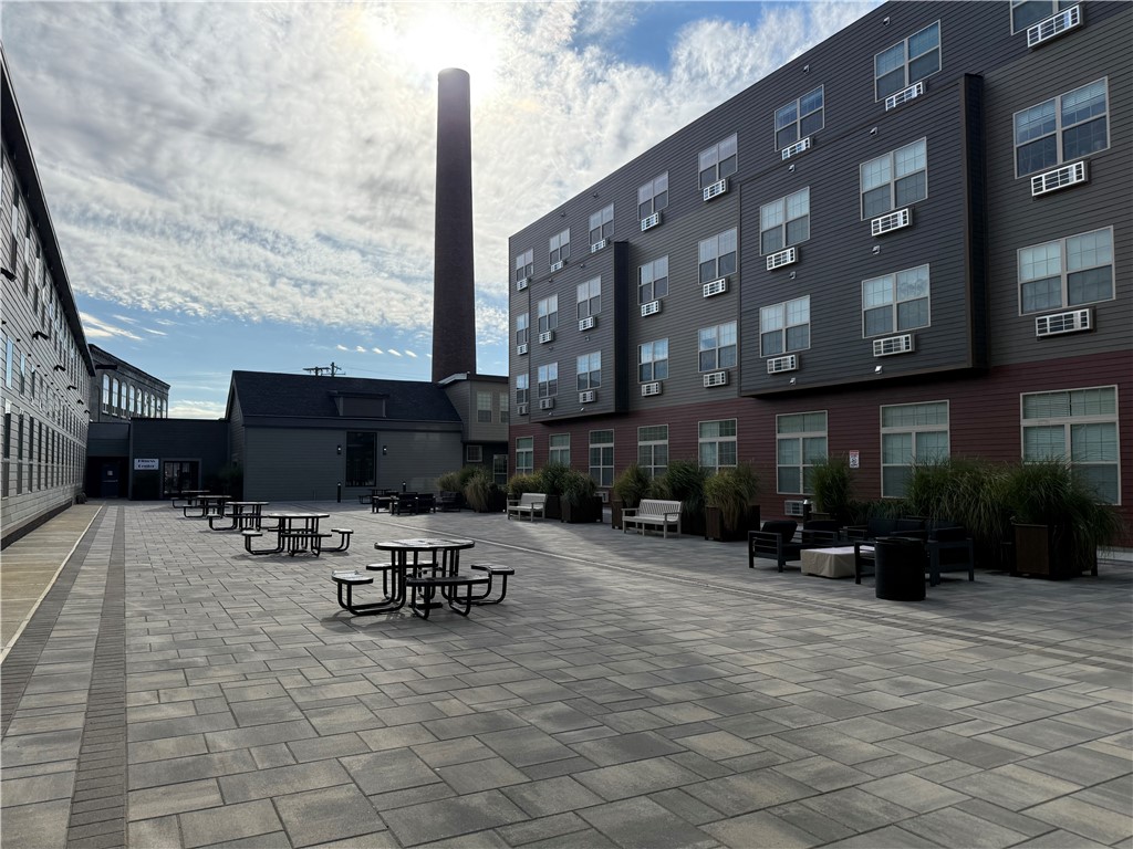 327 Pine Street, Unit 3002 Pawtucket, RI 02860 - Photo 11 of 15
