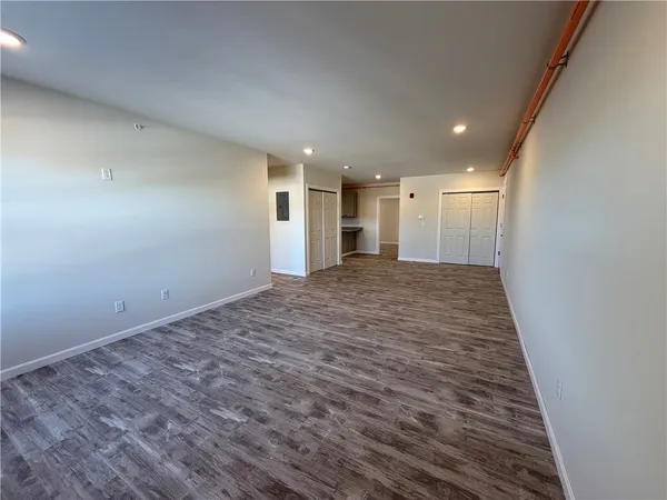 $2,400 | 327 Pine Street, Unit 3002, Pawtucket, RI 02860