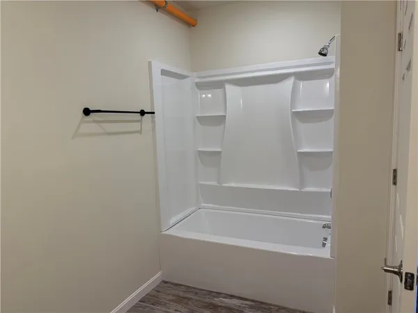 $2,400 | 327 Pine Street, Unit 3002, Pawtucket, RI 02860