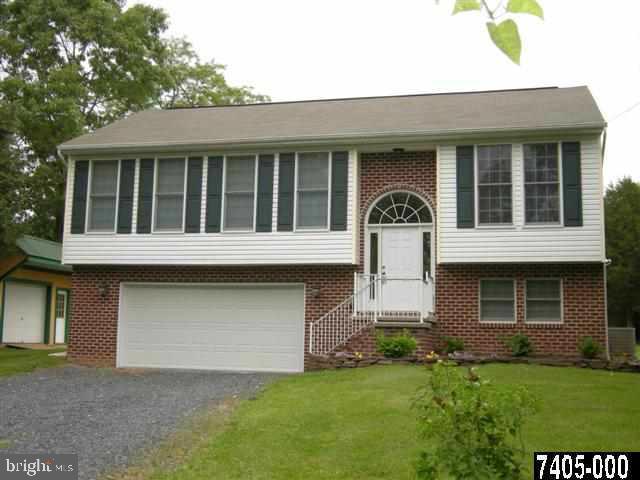 95 Chapel Ridge Extension Gettysburg, PA 17325 - Photo 22 of 22 Exterior (Front)