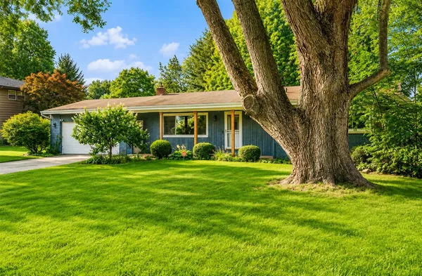$319,900 | 3302 Northview Drive, Kalamazoo, MI 49004