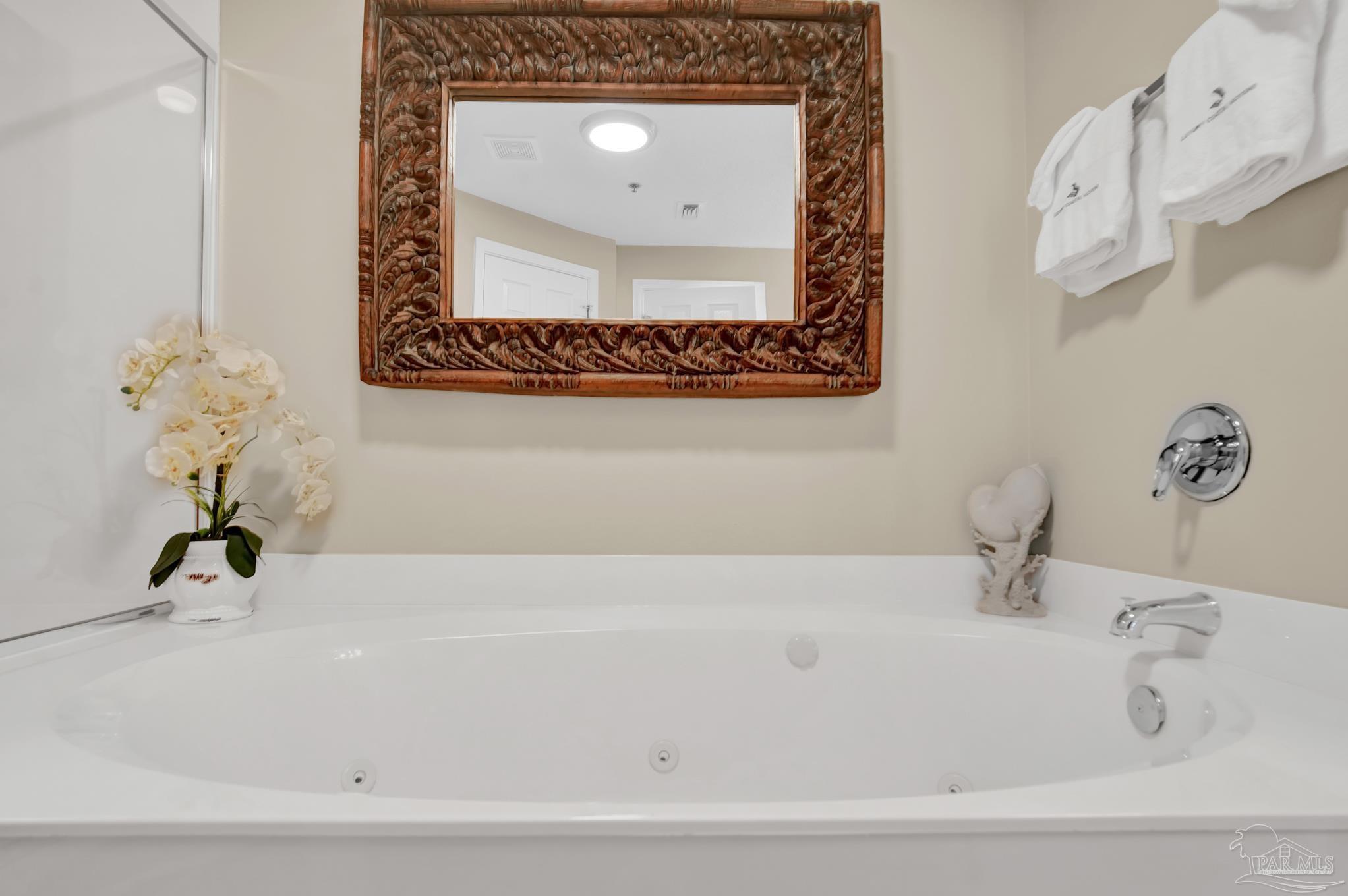 13661 Perdido Key Drive, Unit 1603 Perdido Key, FL 32507 - Photo 31 of 50 a bathroom with a bathtub