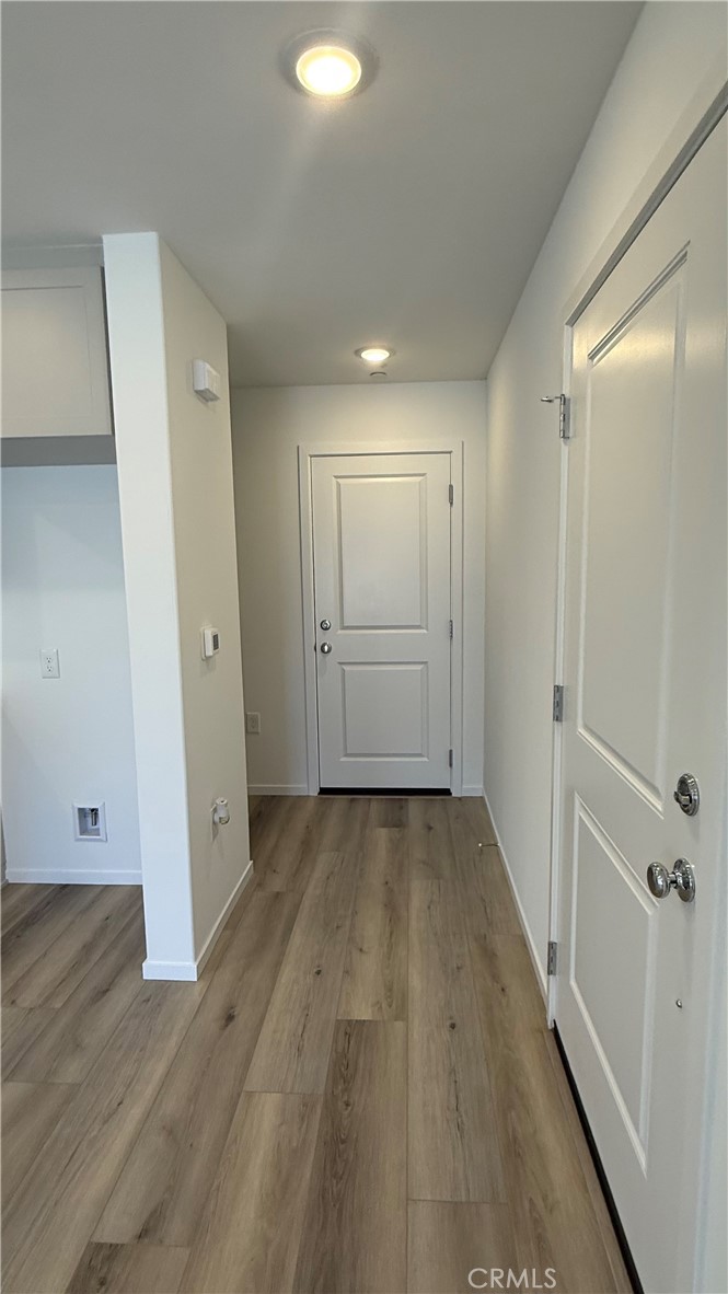 484 Live Oak Road Lompoc, CA 93436 - Photo 5 of 20 Entrance to staircase and garagew